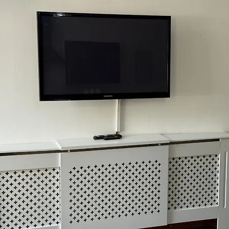 Serviced - - 2 Bed House-close To Centre - Hospital - Contractors - Business Travellers - Families * Bradford