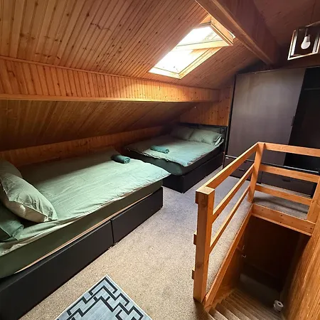 Serviced - - 2 Bed House-close To Centre - Hospital - Contractors - Business Travellers - Families Nyaraló Bradford