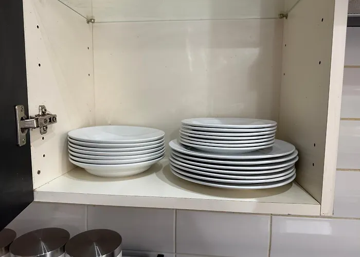 Serviced - - 2 Bed House-close To Centre - Hospital - Contractors - Business Travellers - Families Holiday home