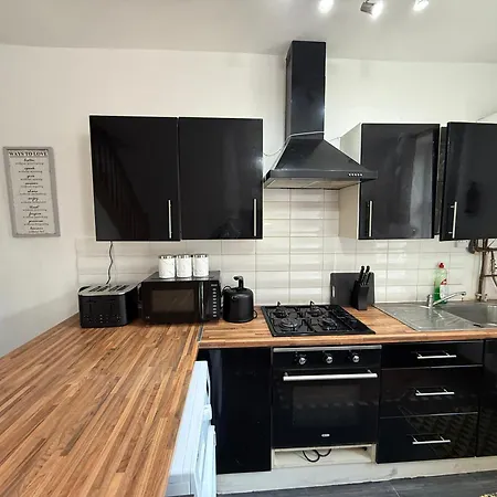 Families Or Contractors Stay For 7 - Free Parking, Fans - Near Heaton Hill, Saltaire & Lister Park 別荘 *