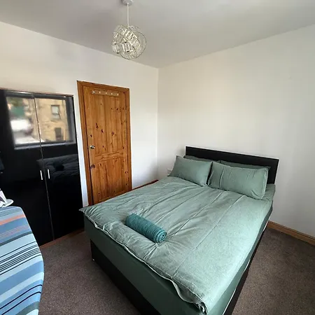 Families Or Contractors Stay For 7 - Free Parking, Fans - Near Heaton Hill, Saltaire & Lister Park 別荘 *