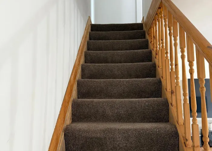 Serviced - - 2 Bed House-close To Centre - Hospital - Contractors - Business Travellers - Families * Bradford (West Yorkshire)