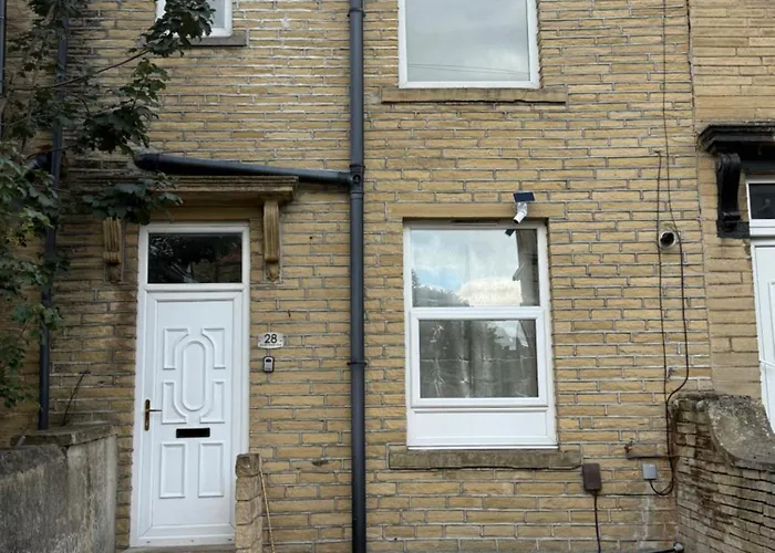 Serviced - - 2 Bed House-close To Centre - Hospital - Contractors - Business Travellers - Families Holiday home Bradford (West Yorkshire)