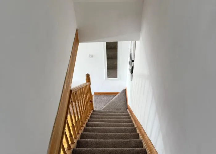 Holiday home Serviced - - 2 Bed House-close To Centre - Hospital - Contractors - Business Travellers - Families Bradford (West Yorkshire)