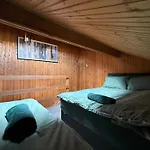2br Modern - Sleeps 7 - Near Hospital & Access - Free Parking & Fast Wifi